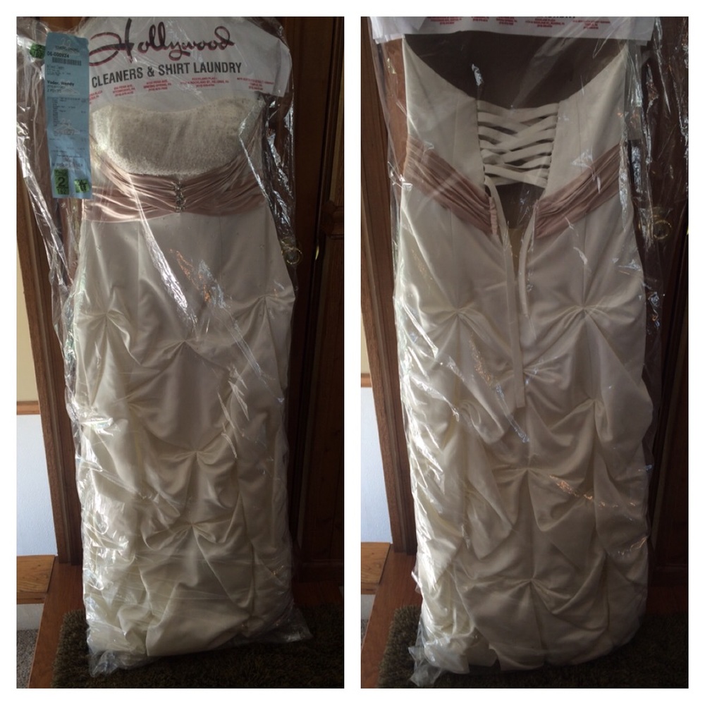 Gown size 9/10
